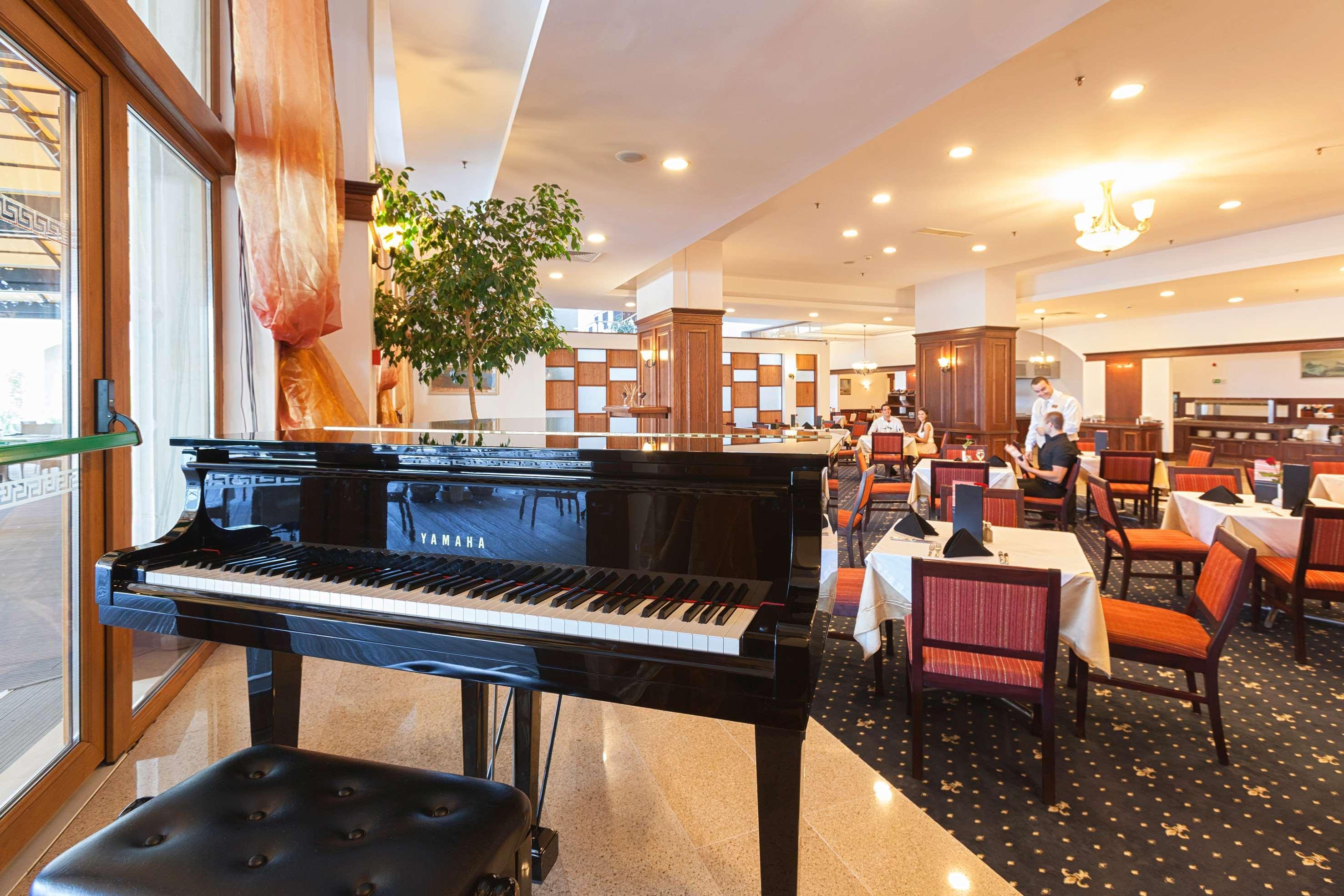 Marina Grand Beach Hotel Golden Sands Bagian luar foto